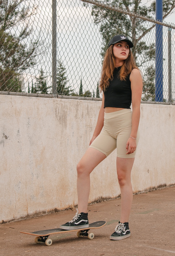 8187 Biker Short de Dama (13F3)